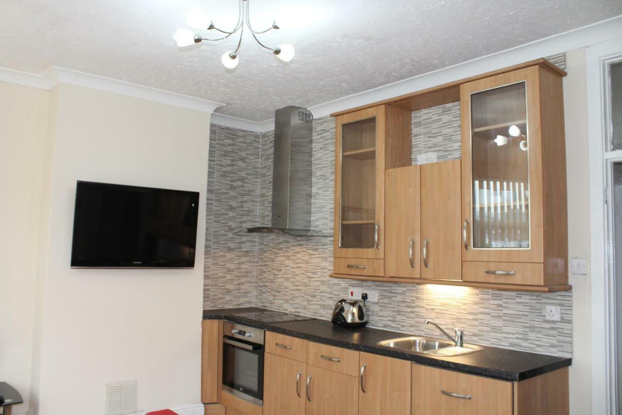 Van Apartments Caerphilly Exterior foto